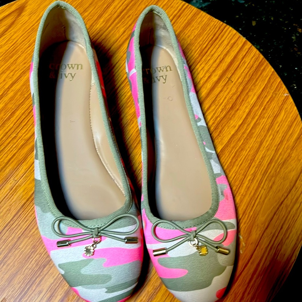 Crown and Ivy flats